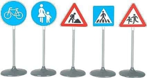 Poza cu Set ce contine 5 semne diferite de circulatie